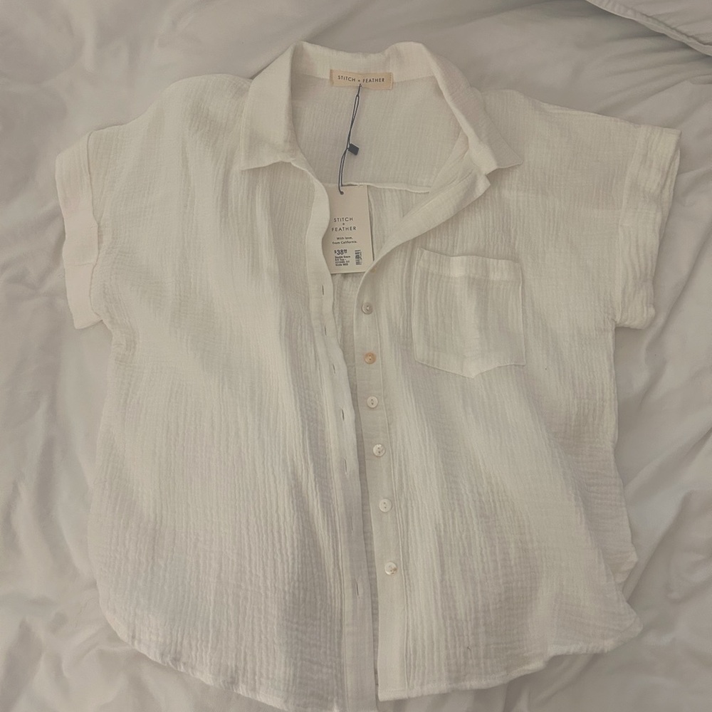 Stitch and Feather Short Sleeve Button-Up Shirt